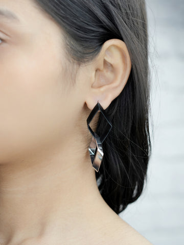 Twist Luxe Geometric Earrings