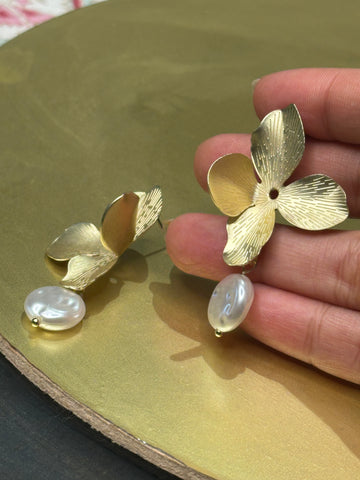 Riyah Gold Drop Earrings